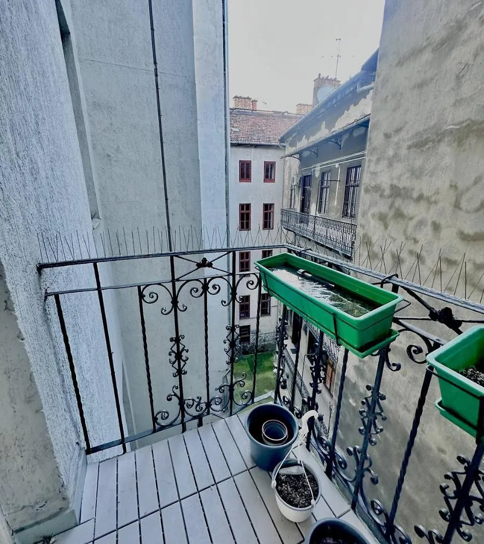 Danube View Apartment In Center-Prime Location Budapeşte